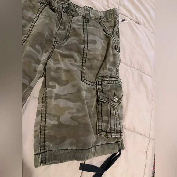 Rock Revival mens camo shorts ( greens) EUC size 38 /23 - Picture 7 of 8